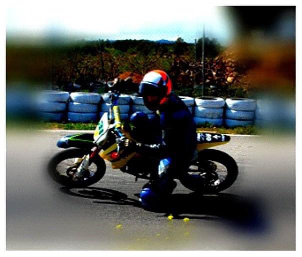 👨‍🔧Toca ensuciarme y volverme a poner los guantes de mecánico para dejar NUEVA y LISTA para RODAR mi primera moto de los 16 y de carreras, la Suzuki RM 85 2004, en las mejores instalaciones y taller de Tarragona, Paddock Roca🏁