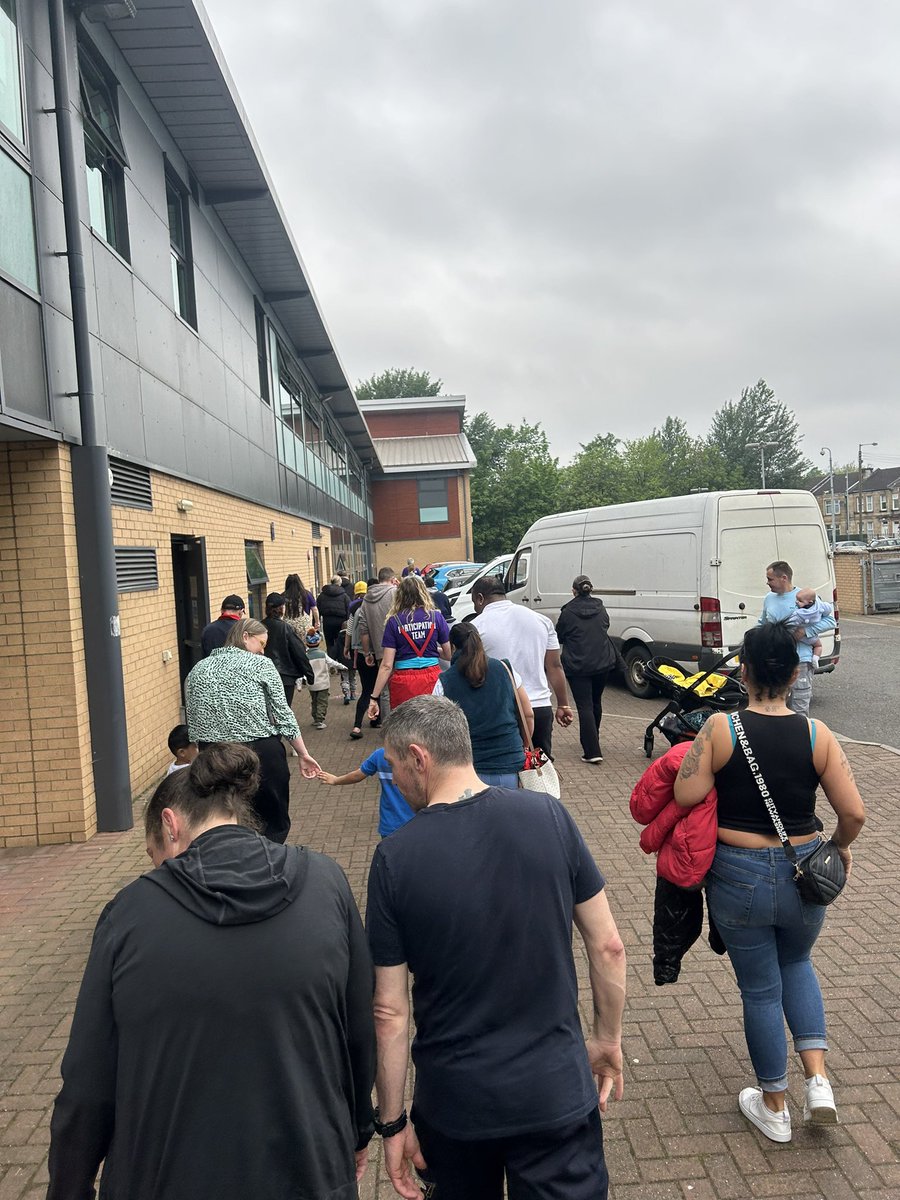 We have welcomed our first group of new primary 1 children for August 🤩 They enjoyed a ‘Walking Tall Tales’ session led by our friends at @TronTheatre #transition #Primary1 #startingschool