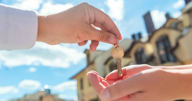 Demand for smaller homes driving house price growth! 📈 Newly released data from Halifax has revealed that smaller homes have seen the strongest increases in price growth during the first few months of this year > ow.ly/zeLI50Rzhqb #Homes #Property #Downsizing