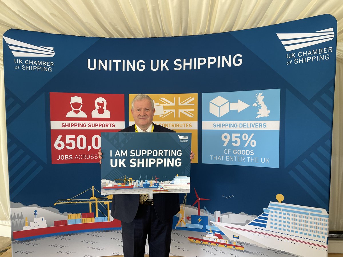 Thank you to @Ianblackford_MP for joining us yesterday to support UK Shipping and meet his constituent Alanna a cadet with @CelebrityCruise.