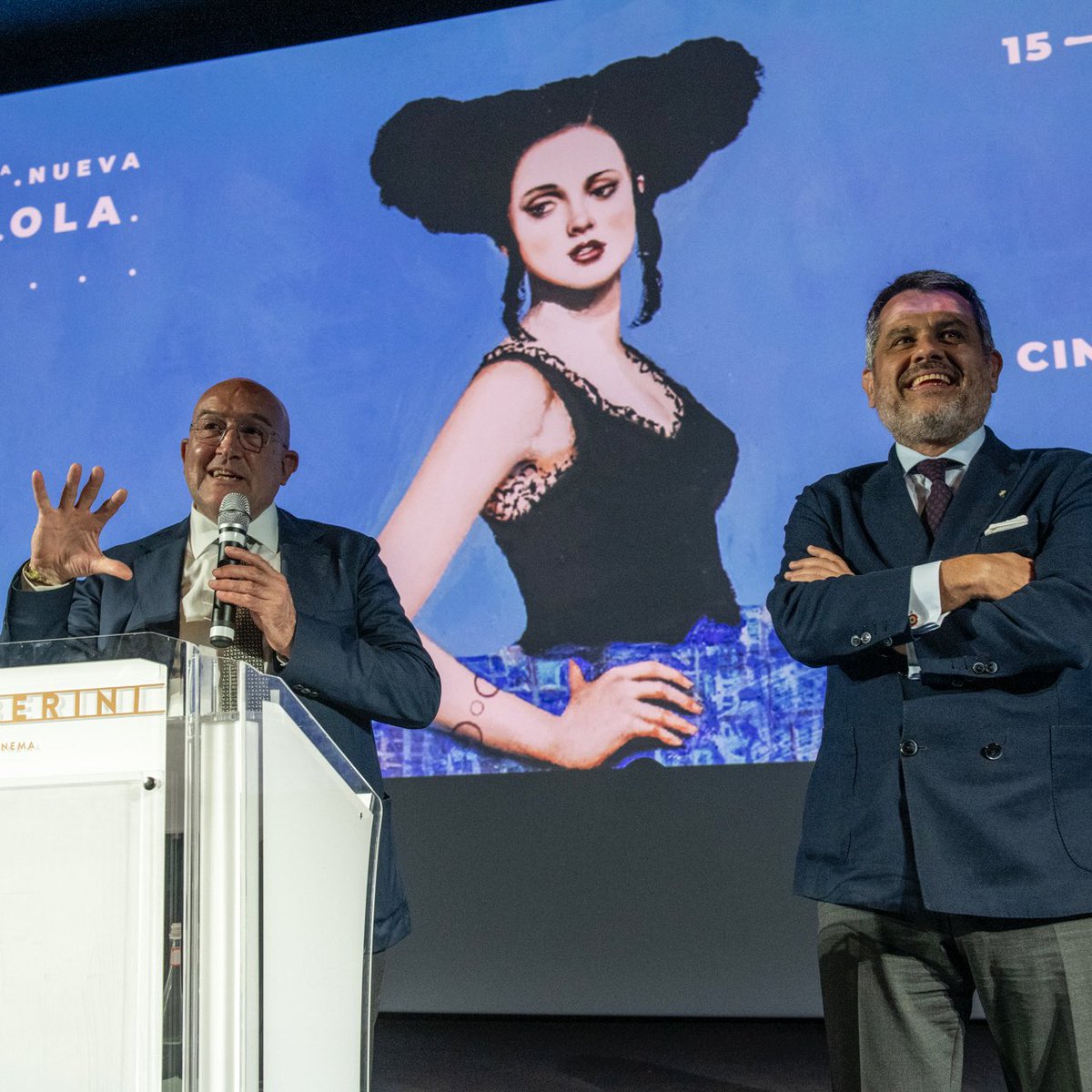 EXITmedia's tweet photo. Anche se son passate 17 edizioni, inaugurare il Festival è sempre una grande emozione  🤩

Grazie a tutti quelli che hanno riempito le sale del #CinemaBarberini, ieri, e alle istituzioni che ci accompagnano in questo lungo viaggio de #LaNuevaOla in Italia 💪🏻 https://t.co/cokLg8p7ON