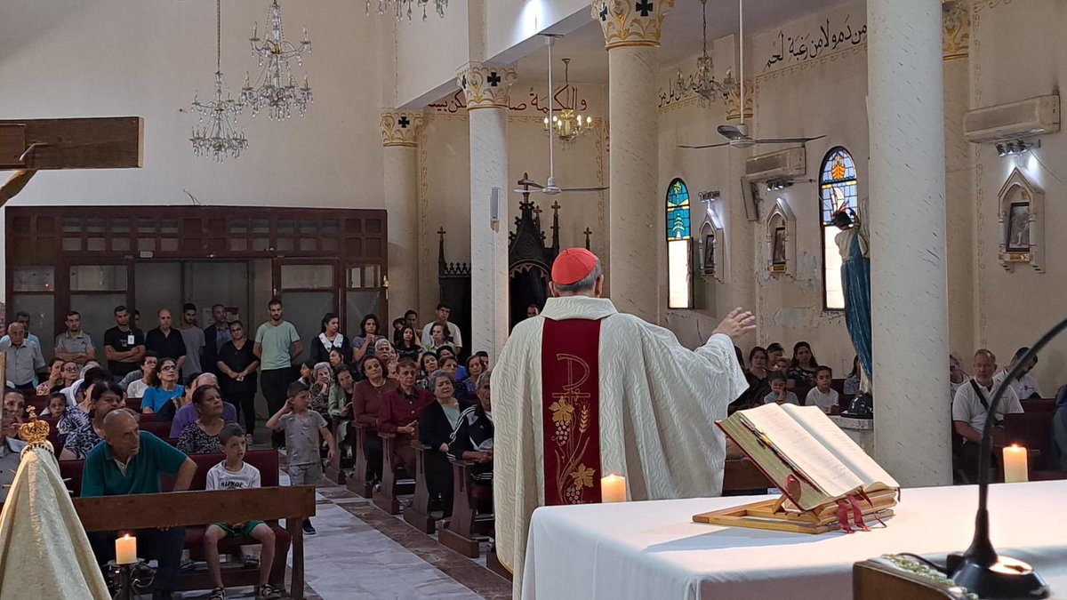 📌 Pour la première fois depuis le 7 octobre, le patriarche latin de Jérusalem, le cardinal Pizzaballa s'est rendu en visite pastorale à #Gaza, accompagné du curé de la Sainte-Famille de Gaza-ville, père Romanelli, et de l'Ordre de Malte. 📷 @LPJerusalem @ordinedimalta