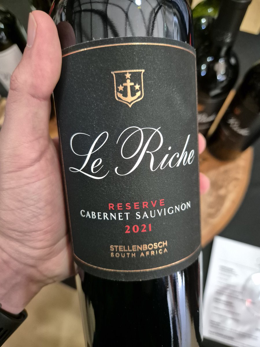 This past weekend, I attended the launch of the @leRicheWines Reserve Cabernet Sauvignon 2021. What an amazing wine! If you can get your hands on one (or a few), do so! This was without a doubt one of the best wines I've had in recent times.