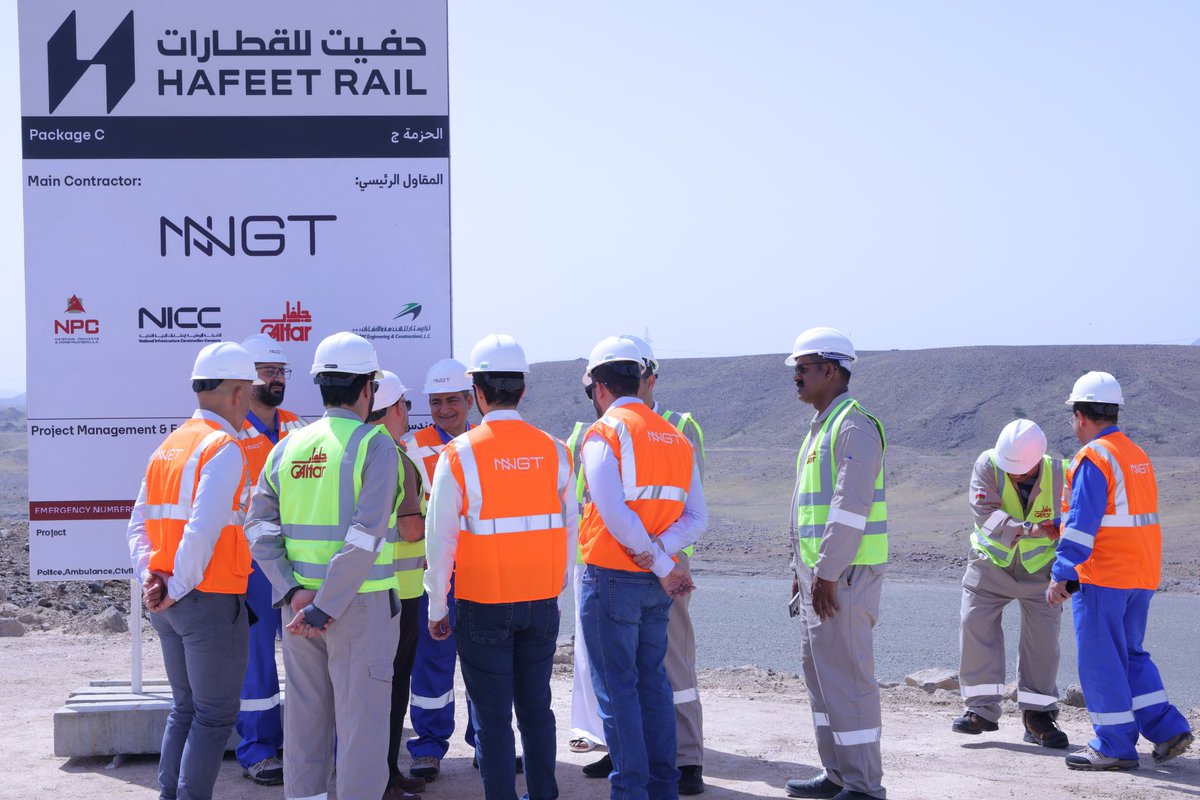 hafeetrail's tweet image. بدء الأعمال الانشائية لشبكة السكك الحديدية العُمانية الإماراتية، وذلك خلال زيارة ميدانية لمسار المشروع قام بها عدد من المسؤولين والمختصين وأعضاء الإدارة التنفيذية.