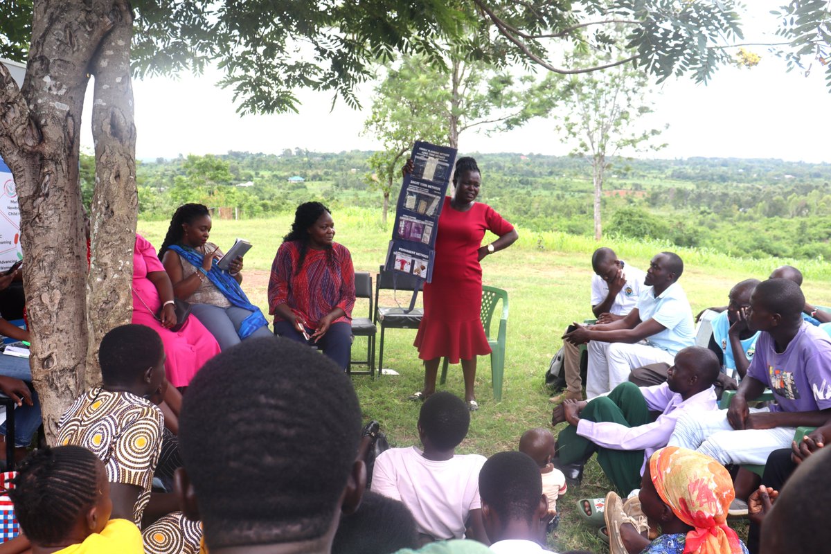 As we entered day 2⃣ of our community dialogues in Bondo,there was emphasis on the importance of ANC profile including:HIV/STIs testing,malaria testing & treatment,tetanus injection,counselling & monitoring of any pregnancy complications all aimed at improving the #MNCH outcomes
