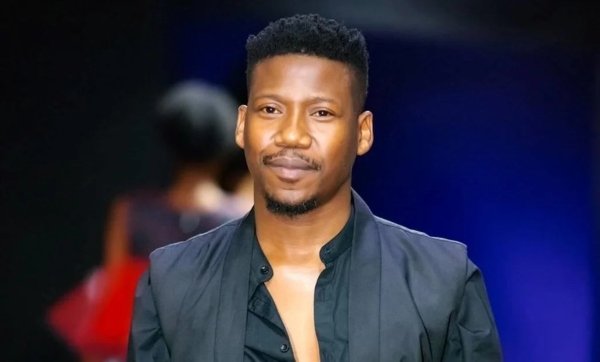ZimojaL's tweet photo. "This is sabotage"

Fashion designer threatens to take legal action against festival owners  whom he claims stole his concept.
[READ]
https://t.co/kV54bapmqb https://t.co/bJhaDtx2IE