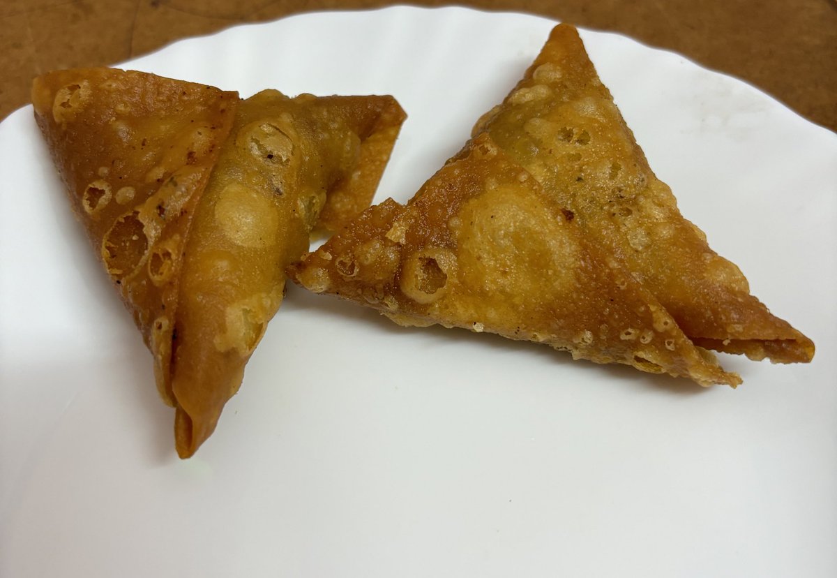 Onion Samosa … 3 for Rs.10 

Before all these multiplexes, these small onions samosa’s ruled the single theatres in #Vijayawada