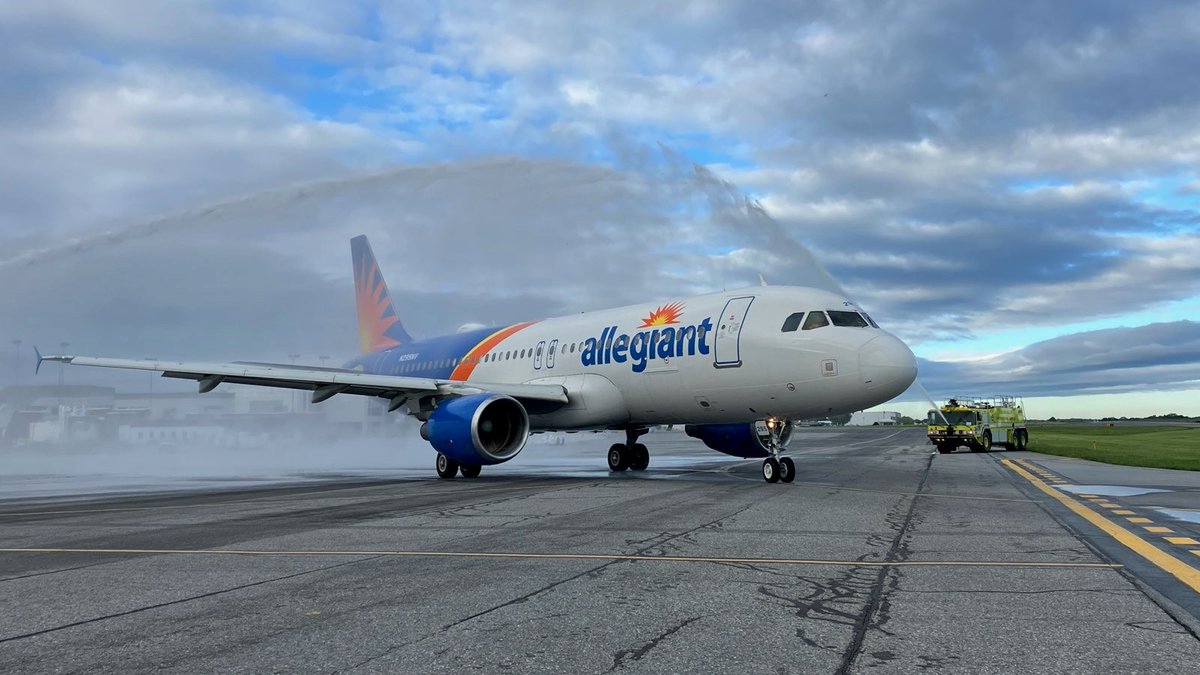 It might have been early in the morning, but #Airport staff and ABE passengers were ready to celebrate the start of nonstop flights to Orlando International Airport @MCO.  Thank you @Allegiant! #lehighvalley