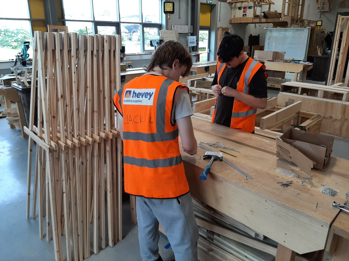 Tim Chisholm LCGI FIOC #CarpentryStudents tweet media