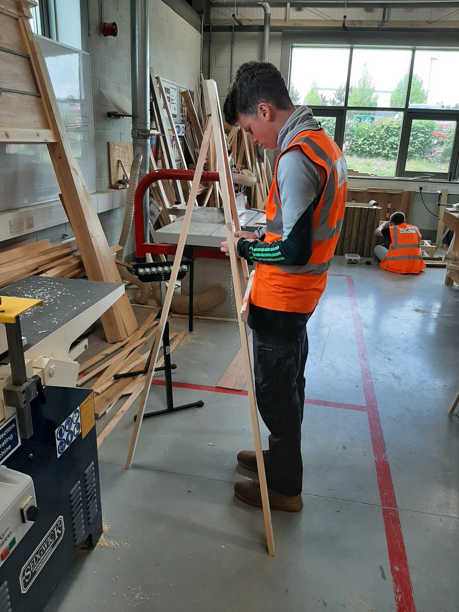 Tim Chisholm LCGI FIOC #CarpentryStudents tweet media