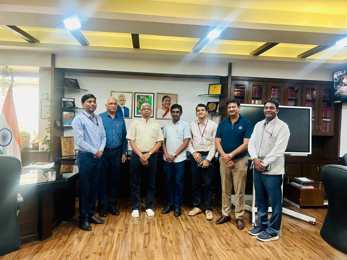 A successful and fruitful meeting was held between the Hon'ble Vice Chairman of AICTE,@abhayjere, and @isba_org Chairperson, Dr. Suresh Kumar. @EduMinOfIndia @AICTE_INDIA #startups #innovationhub #startupculture