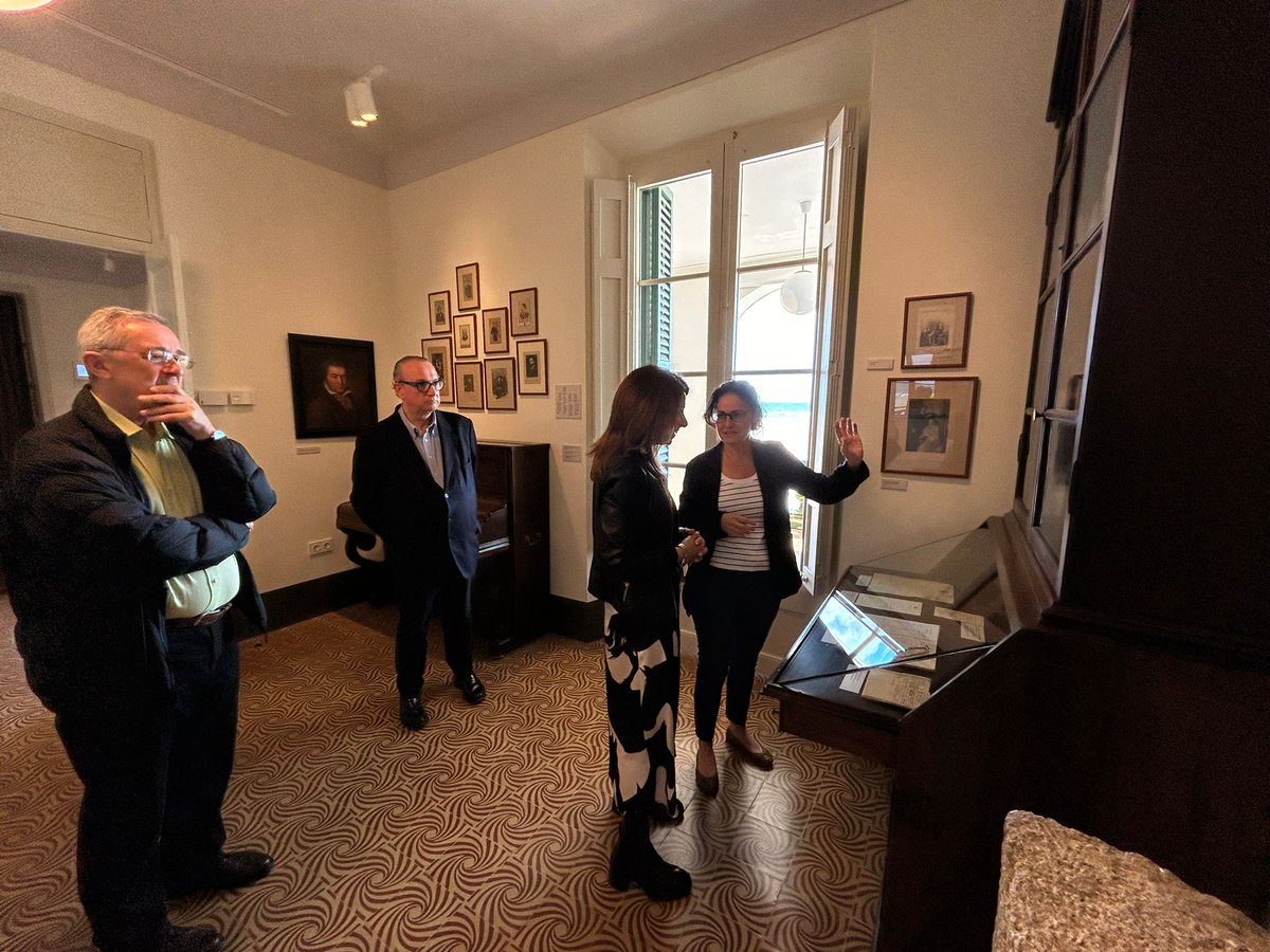 📸 La presidenta @meritxellbudo ha visitat el @museupaucasals, dedicat a un dels músics més importants del segle XX, ubicat a la seva casa d’estiueig a El Vendrell. Una mostra que ens permet descobrir la vàlua humana i artística d'un dels catalans més universals