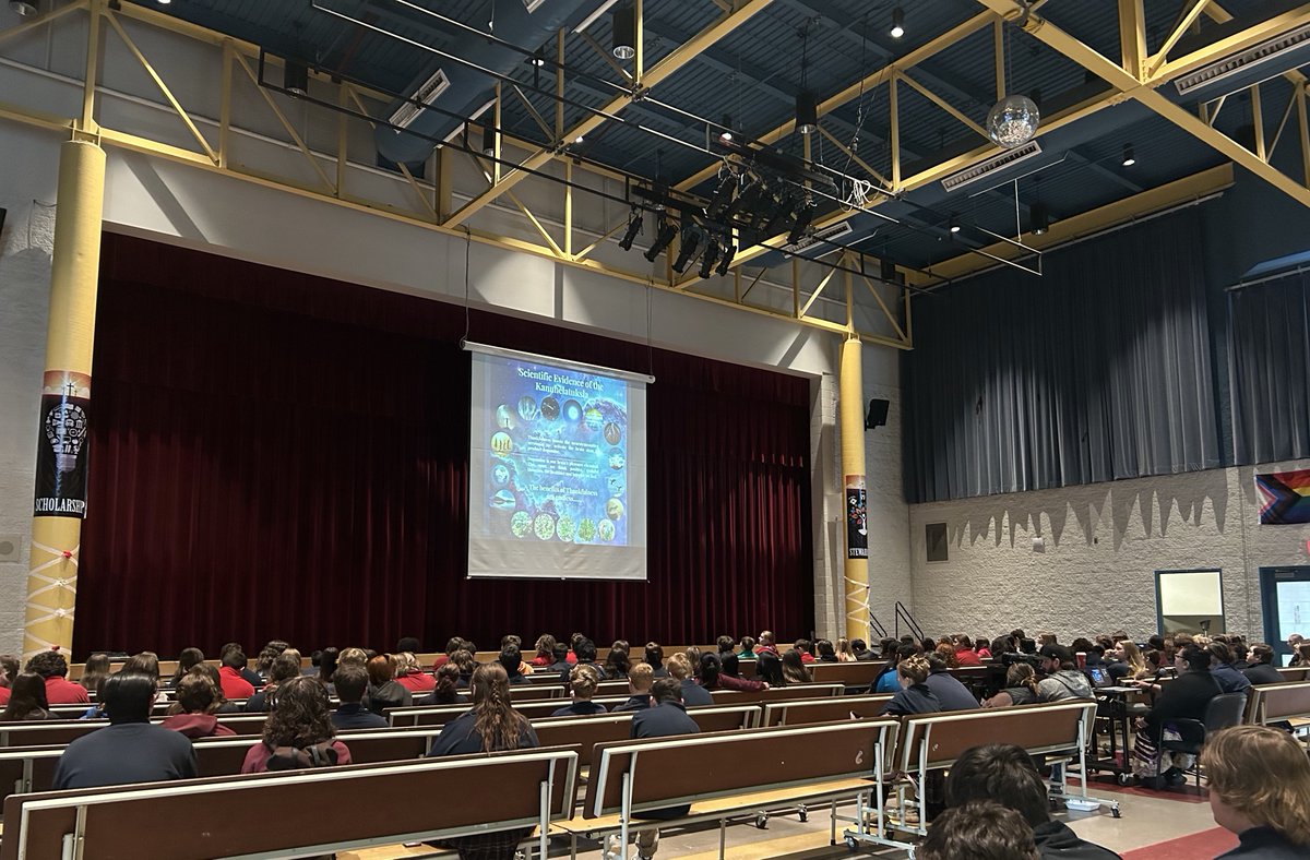 Thank you to Samantha Doxtator for the amazing presentation of Indigenous Astronomy as told by the Haudenosaunee to our students today. It was also wonderful to have St. Paul's Falcons join us for the presentation. @SPCSSFalcons