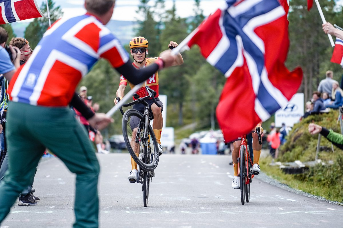 🇳🇴🇳🇴 Happy Constitution Day everyone! 🇳🇴🇳🇴 Gratulerer med nasjonaldagen, Norge! Looking forward to seeing many Nowegian flags alongside the route of the #ArcticRace in August!