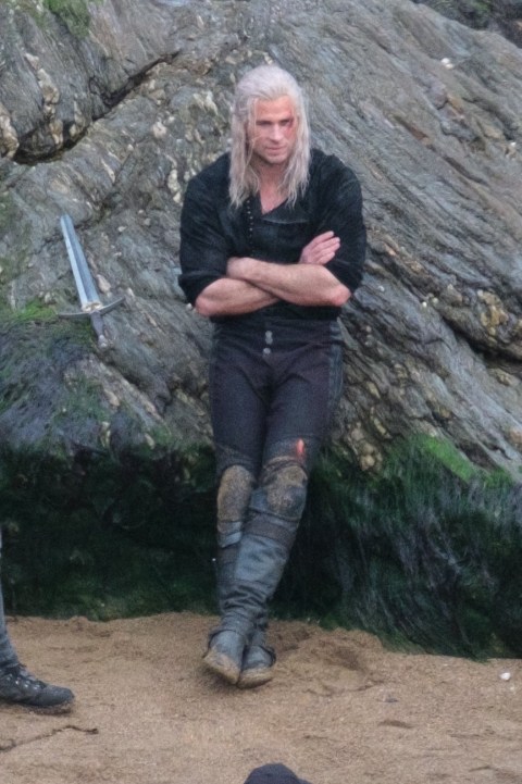 MyTimeToShineH's tweet photo. First look at Liam Hemsworth as Geralt of Rivia #TheWitcher https://t.co/r3tqC1Kjuv
