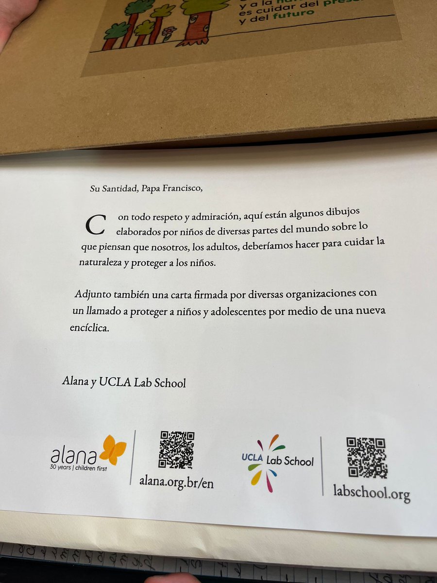 pedronelospina0's tweet photo. Gracias @franciscoactiv2 Ya
@Pontifex_es tiene en sus manos 350 cartas de Líderes Estudiantiles y Gestores Ambientales Rosalía Suárez.
Promovemos la #Ecoesperanza, #Educacionclimatica, botellas de Amor y Cultura del Reciclaje.
Cuidamos La Vida
🐝🌻♻️🌳💚🚴🙅🌎
#ElLiderSosVos https://t.co/s58xXepfTG