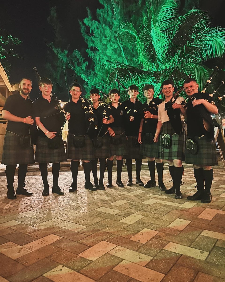 We had an amazing time performing at Harbour Lights last night and were joined by Strathallian, Ben Muir (F, ‘18) who is here with his own band! @StrathallanSchl #barbados #pipeband #piping