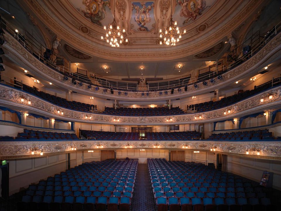 RETURNING NEXT MONTH! THEATRE TOUR GRAND OPULENCE ✨ Passion for Theatre, history or even architecture? Discover #FrankMatcham's Masterpiece! Includes Stalls, Dress Circle, Walkway, Royal Box & Stage Door! 45min | £12.50pp 📅 6th June 11am & 12pm 🎟️ bit.ly/3yltx0W
