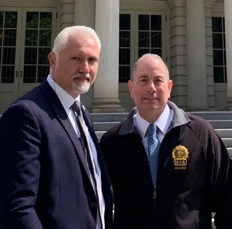As DEA President Paul DiGiacomo stopped by City Hall, Detectives are on post ensuring the safety of those who work there and visit. Proud to see Detective Brandon Cruz of the Intelligence Division!
