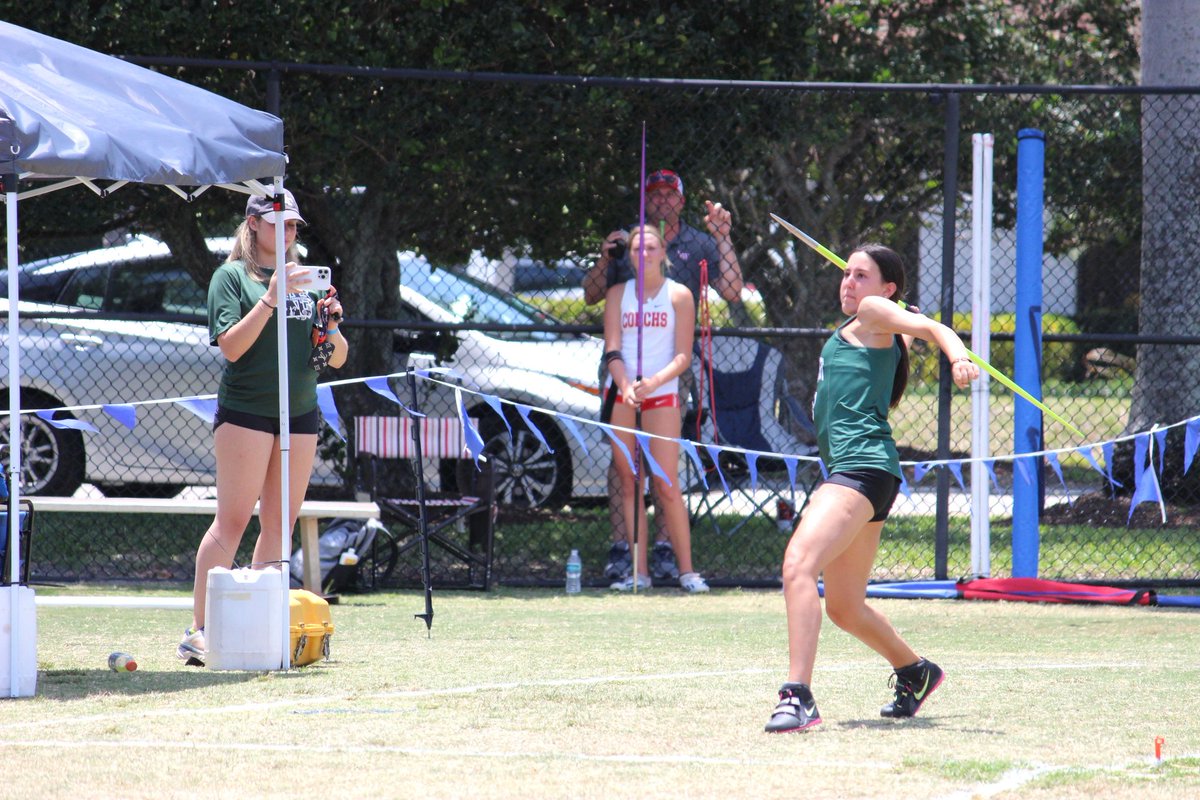 pinecresttrack's tweet image. Rowan Sundevall, #2 seed, Elizabeth Sauby, #5,  &amp;amp; Jordana Friedman, #11, qualified for State in the javelin. Rowan also qualified in the Discus, #12 seed.  They throw today at 1pm &amp;amp; 2:30pm for discus. #PCXCountry #PCTrack #PCAthletics #PCPanthers
#PCAlumni