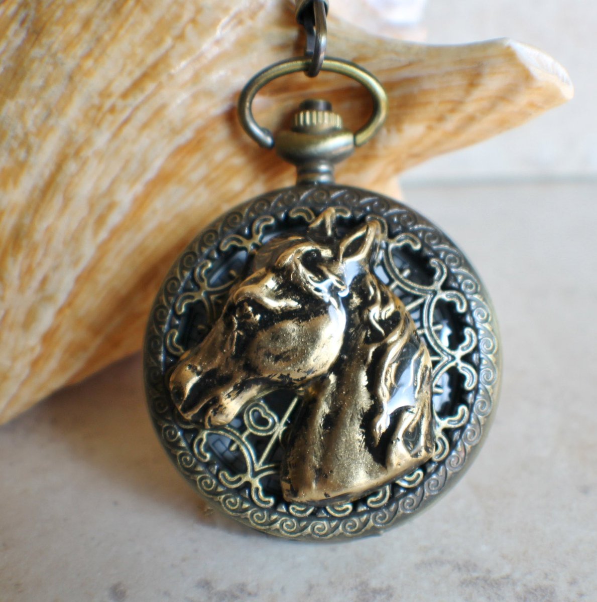 Horse battery operated pocket watch. tuppu.net/9a47170e #Char'sFavoriteThings #Shopify #Horse_lover_watch