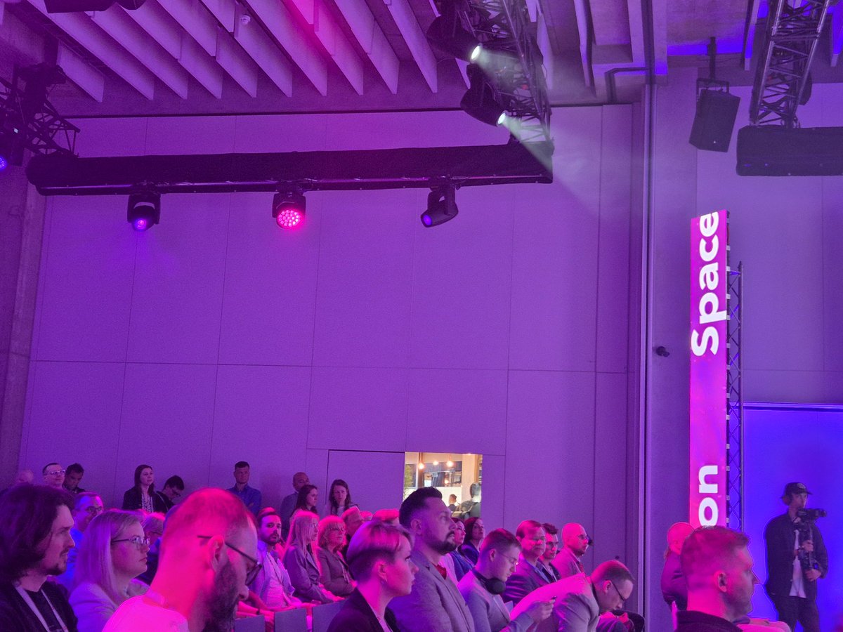RappaportPalgi's tweet photo. Very dynamic atmosphere at #deeptechatelier . Happy to have 🇮🇱 speaker Ran Livne who presented business opportunities in space industry, Israel's aim to develop 150 space related companies in the next 5 years and also Israeli high school students building and launching a nano space satellite.