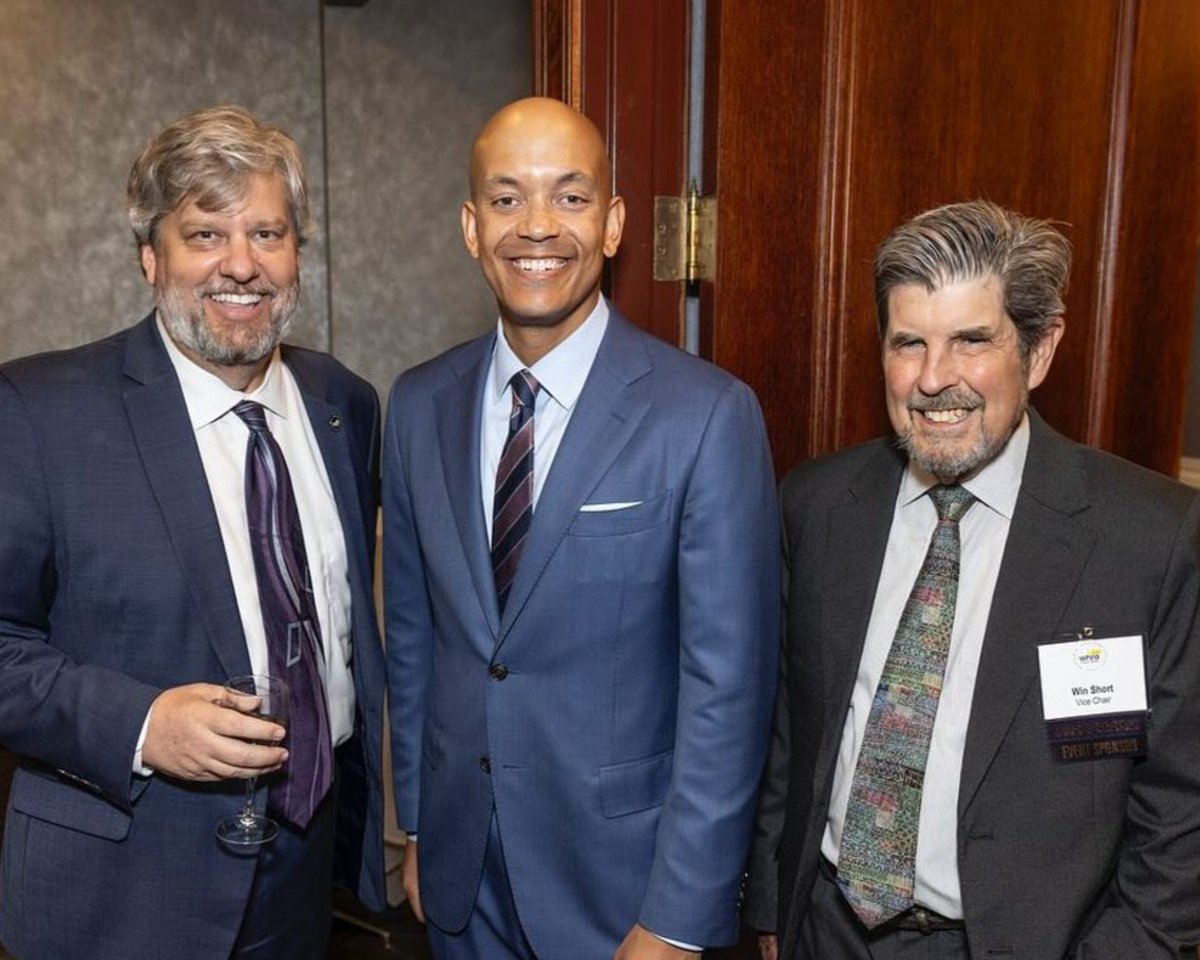 This time last week, we were honored with the presence of @geoffrbennett right here in the 757 🙌 Bennett is the @pbs @newshour Co-Anchor and a Contributor at @nbcnews. He was our keynote at the annual Hunter B. Andrews Society dinner. #ThrowbackThursday