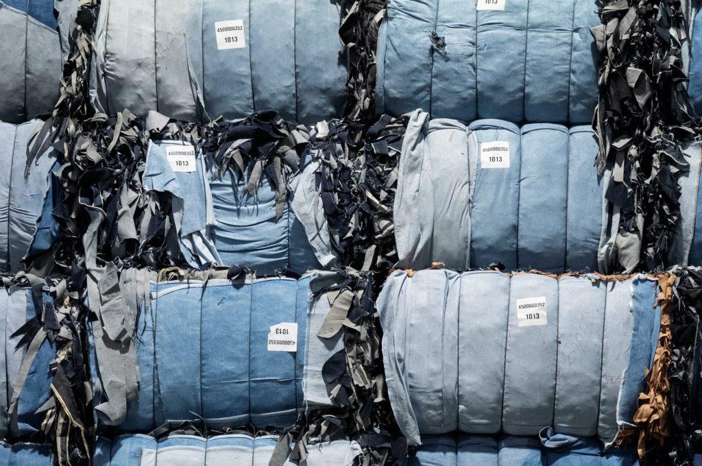 Swedish textile-to-textile recycling company @renewcellsweden has sold its production site in Kristinehamm to biomaterial company Biosorbe after it filed for bankruptcy in February. bit.ly/4bmlKhY

#fashion #retail #retailnews #renewcell #recycling