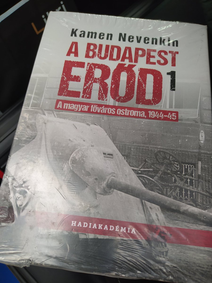 Gry to jedno, ale to jest genialny zakup. Dwutomowa monografia oblężenia Budapesztu 1945 i to jeszcze napisana w stylu mojej pracy o Powstaniu 1944. Techniczna praca o bitwie miejskiej.