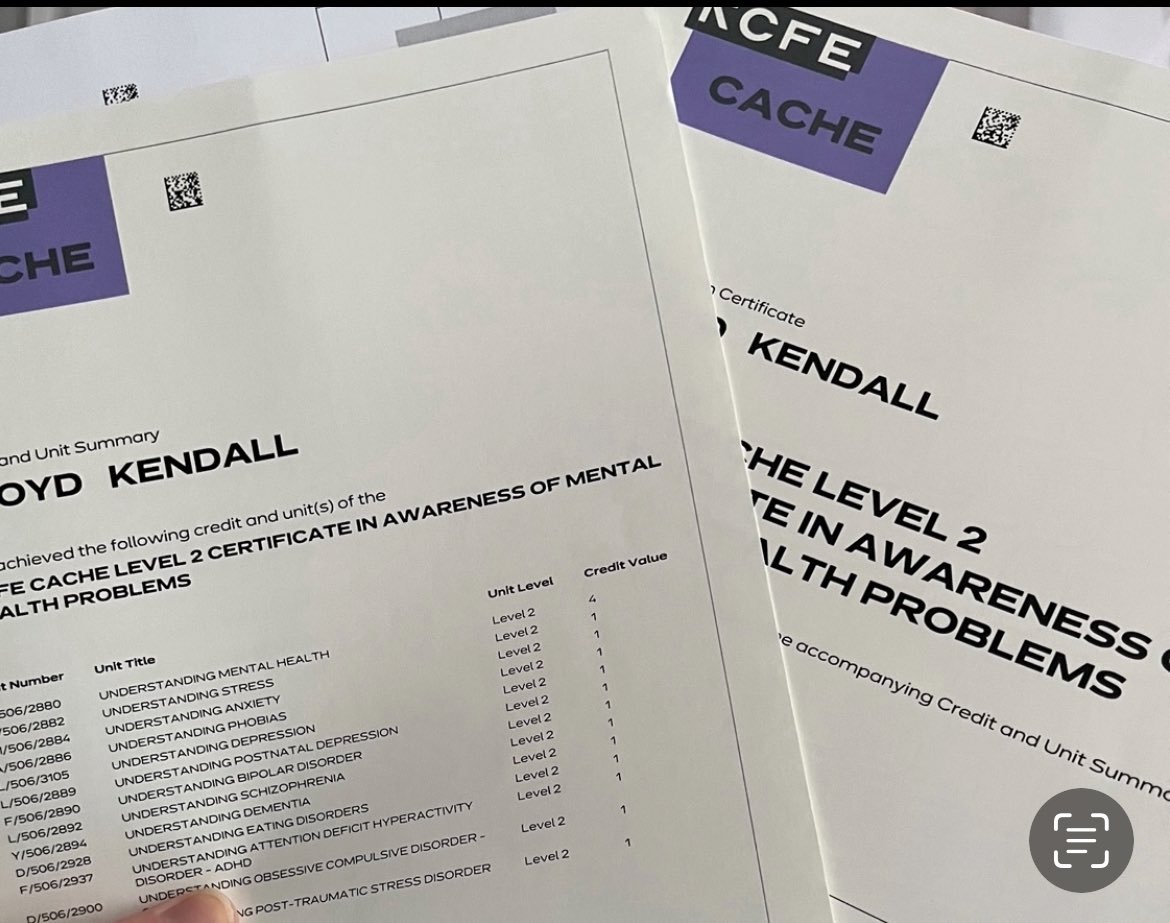 LloydKendall13's tweet photo. Wake up and smell the roses 🌹 when you talk to people with real disabilities it can’t drop them lol nice thought see what your saying but max complex ADHD and to sit on a sofa 🛋️ to long can’t be done you have a good think with your top Phyciatrist please before puttin or pushing me