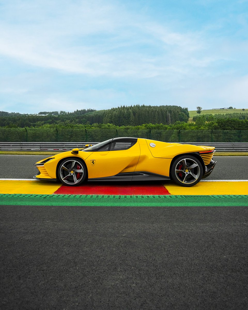 What do you get when you combine cutting-edge architecture with a sports prototype soul? An icon. #FerrariDaytonaSP3 #IconaFerrari #SpaFrancorchamps #Ferrari