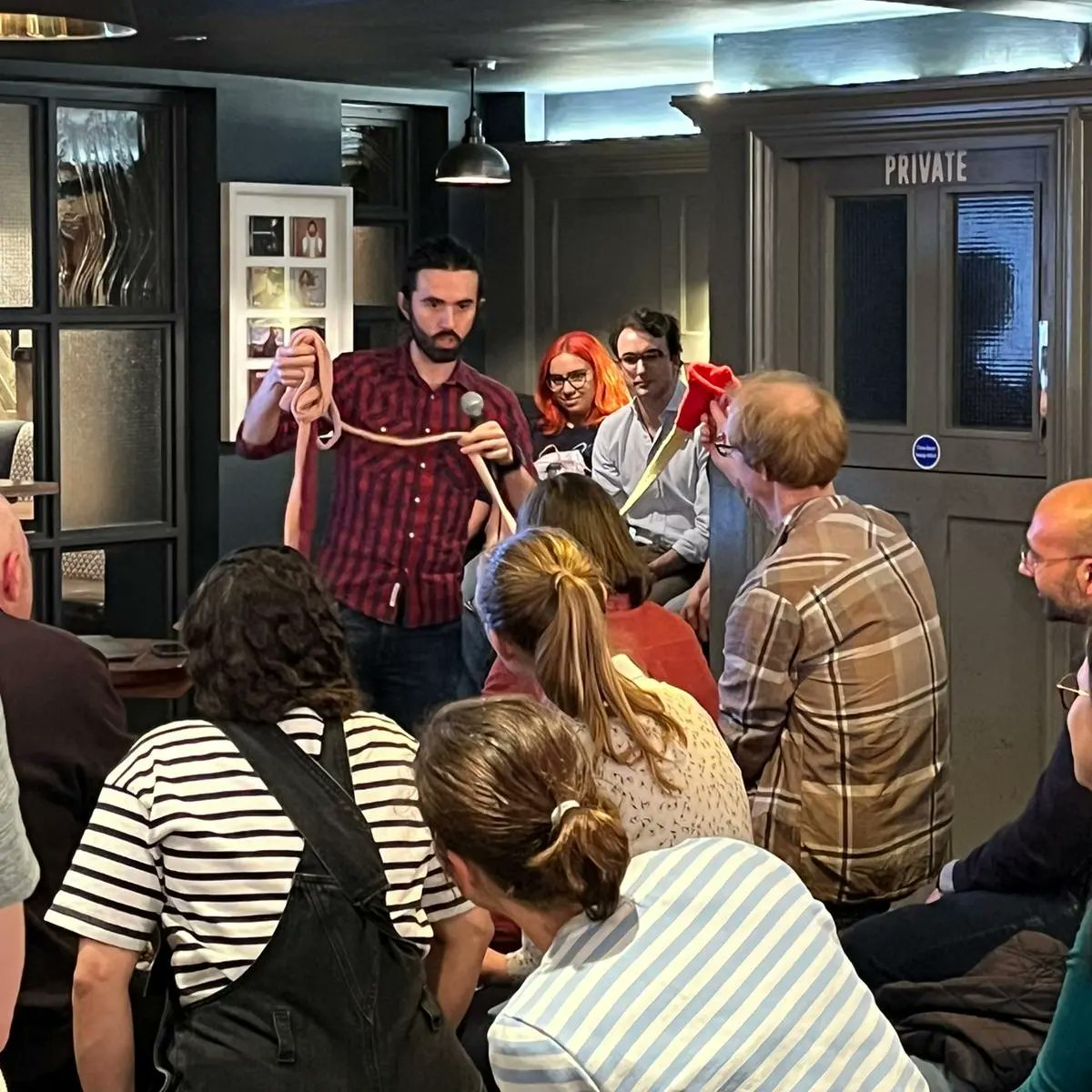 Some shots of presenting at pint of science last night! Presentation included a knitted gut, many gut related puns, how ozempic works and how gut hormones may be involved in motility disorders, particularly the under diagnosed condition bile acid malabsorption. #pintofscience