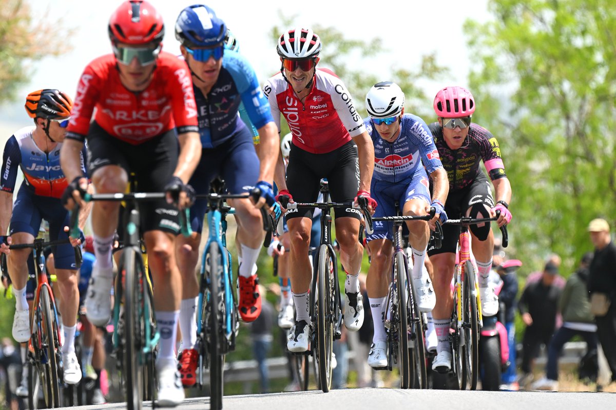 #GiroDitalia @rubenfa et @Ben__Thomas_ sont à l'avant aujourd'hui ! 🔥 📸 @GettySport