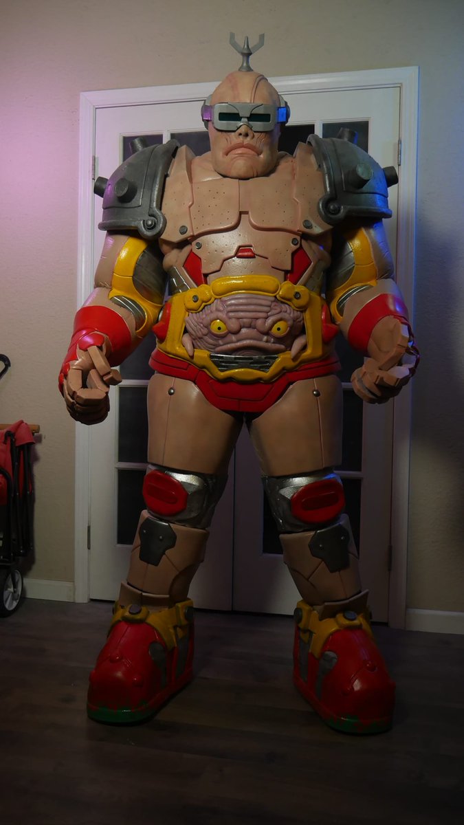 Krang and his Body cosplay by Karrver

#TMNT #TeenageMutantNinjaTurtles