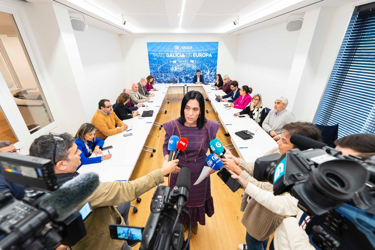 ppdegalicia's tweet photo. A falta dunha semana, a maquinaria do PPdeG está perfectamente engraxada para a campaña das eleccións europeas.

Ilusión, confianza, equipo e tres grandes candidatos cos que teremos MÁIS GALICIA EN EUROPA. 🇪🇺 https://t.co/kuHidxeHua