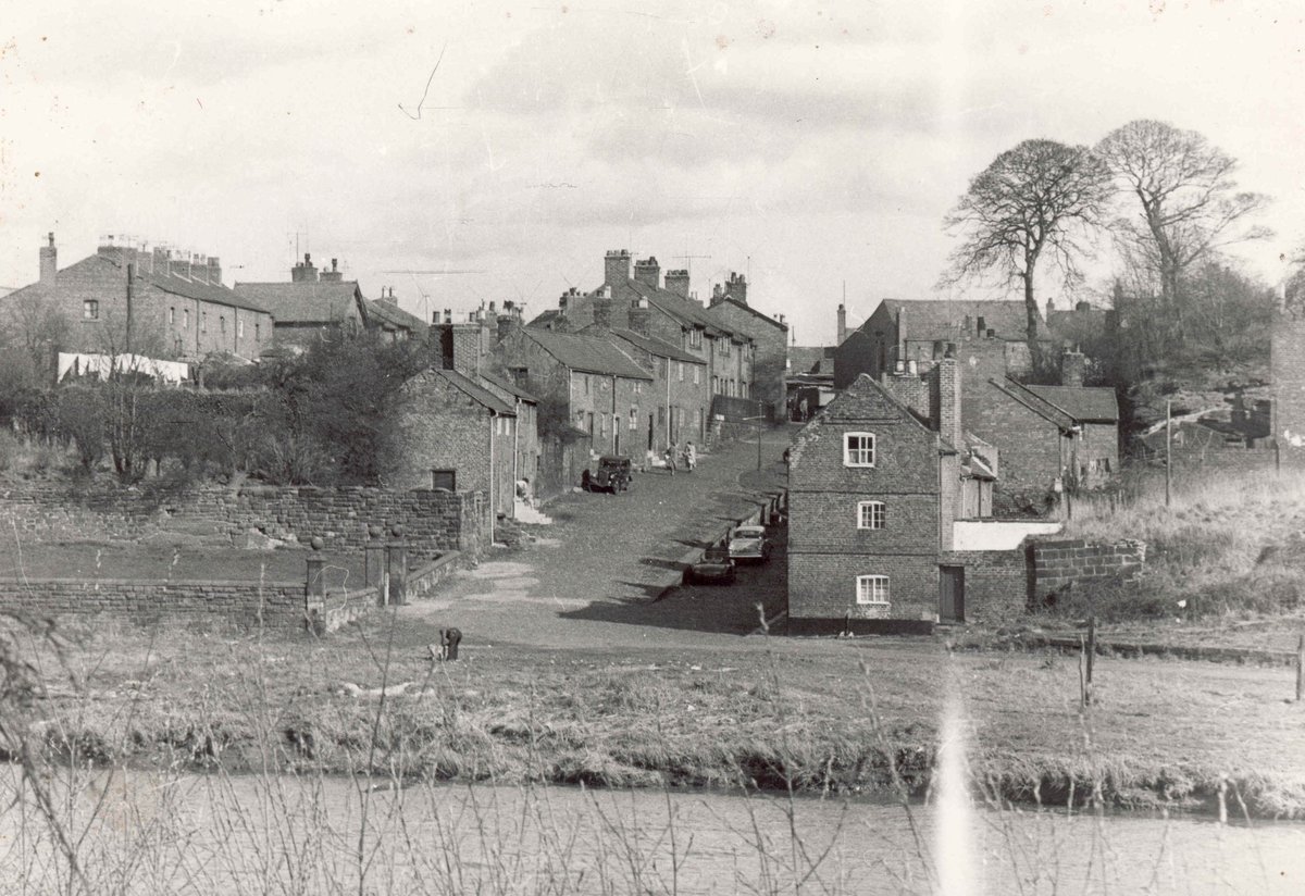 The Photograph of the Week from the History Hub is this lovely peaceful view of Greenway Street, Handbridge, #Chester from the River Dee. The image is dated circa 1970s.