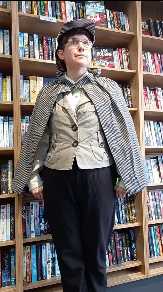 Elementary, my dear Watson! Stop by 221B Baker Street (also known as the bookshop!) and meet the world’s greatest detective. #GoldstoneBooks #fancydress #books #reading
