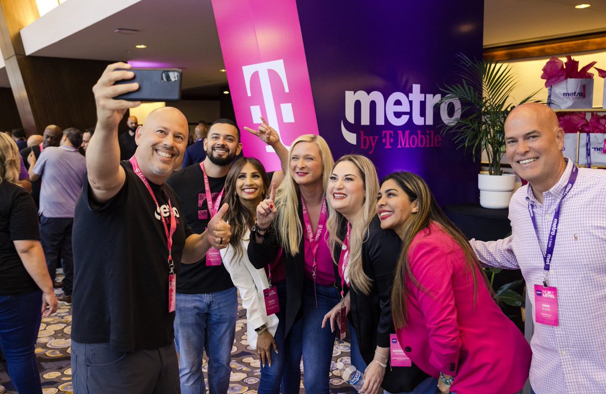 Fired up to help launch our very first Prepaid Uncarrier Move with these awesome leaders!