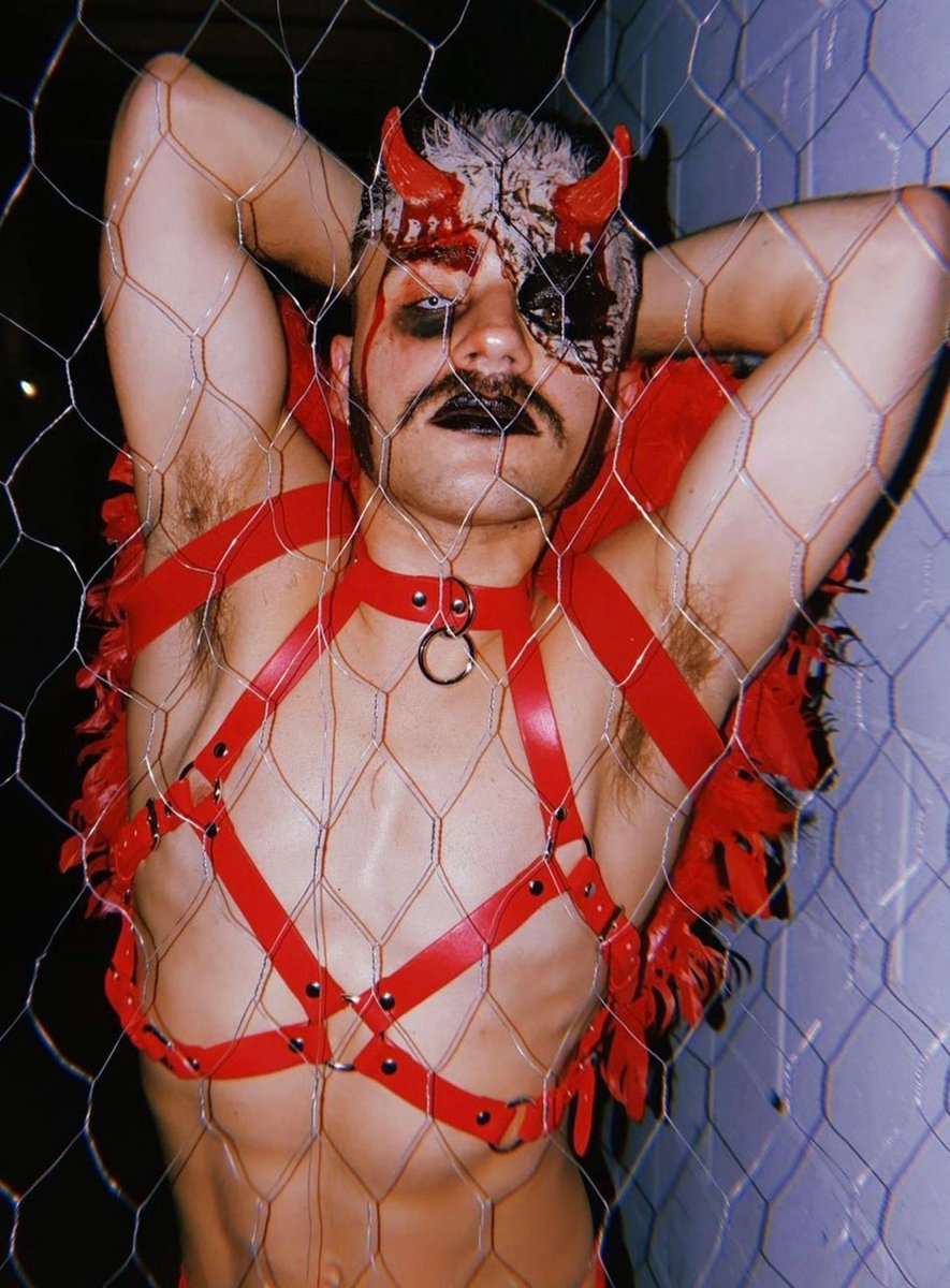 You know the party's getting really getting started when @mrdannyash enters the stage! Danny will be bringing his signature high energy pole performance to the courtyard stage on Saturday night 🔥 🔥 🔥 

🎟️ 🎟️ 🎟️ via the event page

torturegarden.com/may-ball-2/