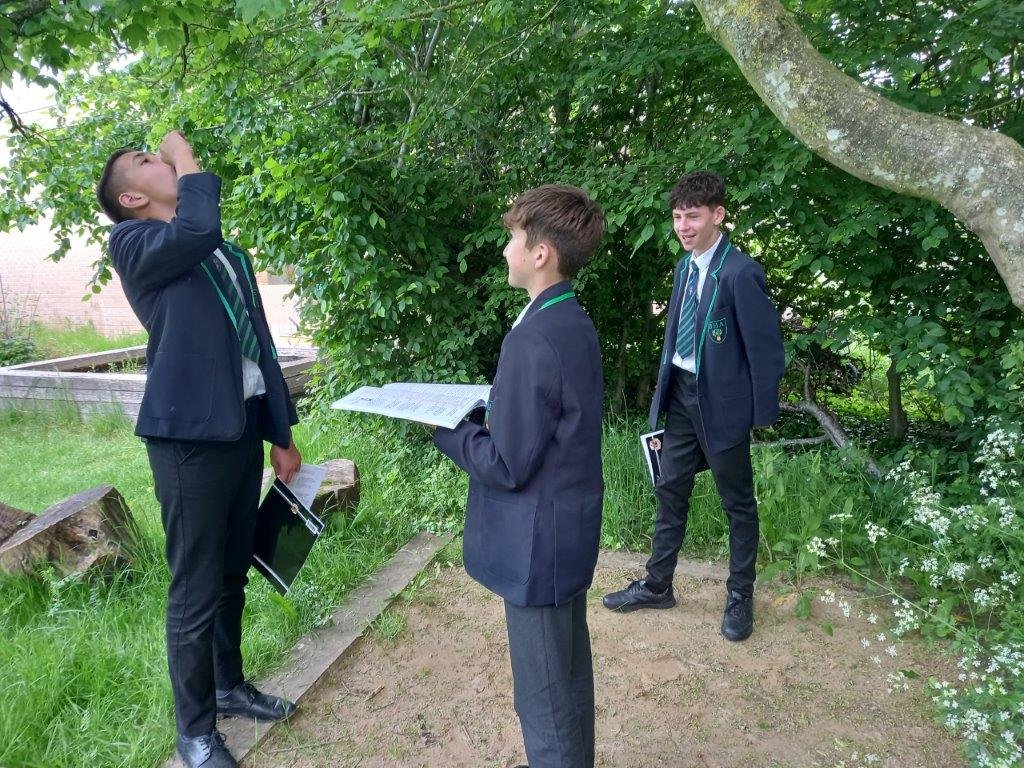 Year 8 have been making the most of the better weather to explore Shakepeare's The Tempest beyond the classroom, in our beautiful gardens. @thepottingsheds #LearningTogetherForSuccess