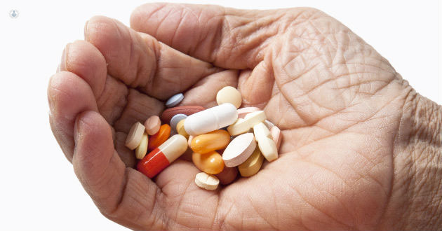 Revisar toda la medicación antes de decidir el agregado de un nuevo fármaco | Prescrire International fundacionfemeba.org.ar/blog/farmacolo… #SegPac
