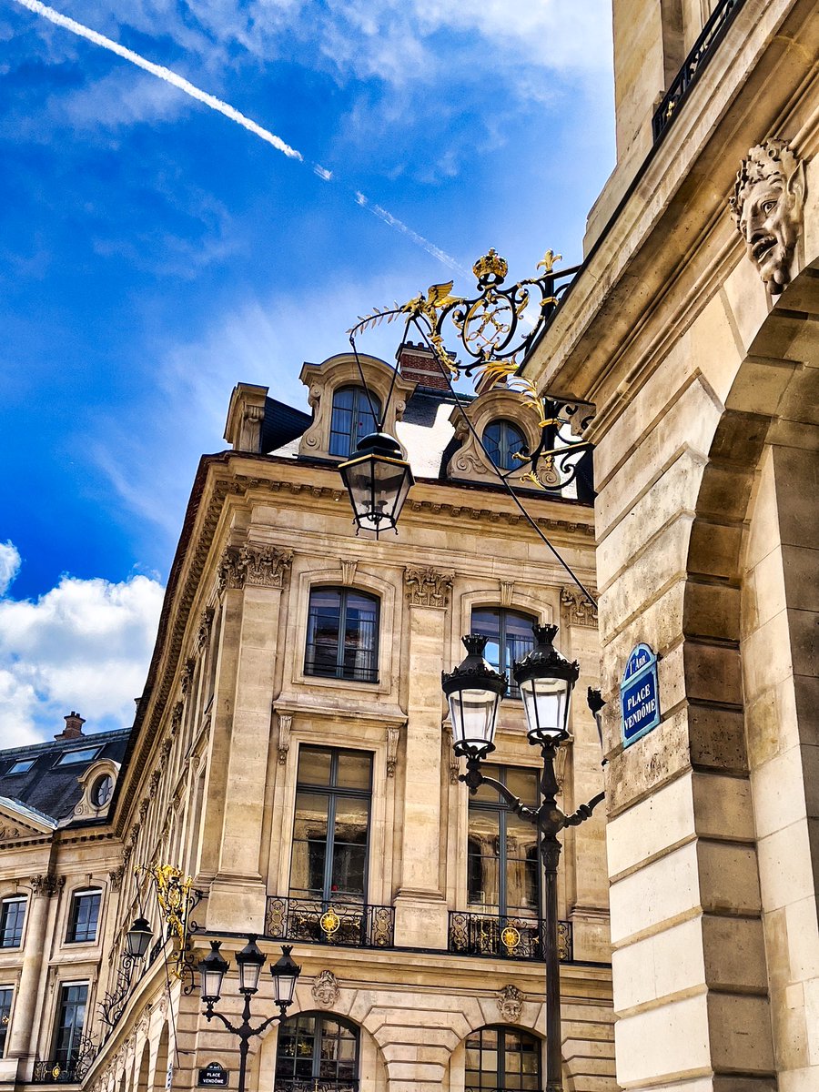 Paris 
Place Vendôme

#paris #paris2024 #visitparis #ExploreFrance #francemagique #canon #canonphotography  #jmlpyt #photography #placevendome