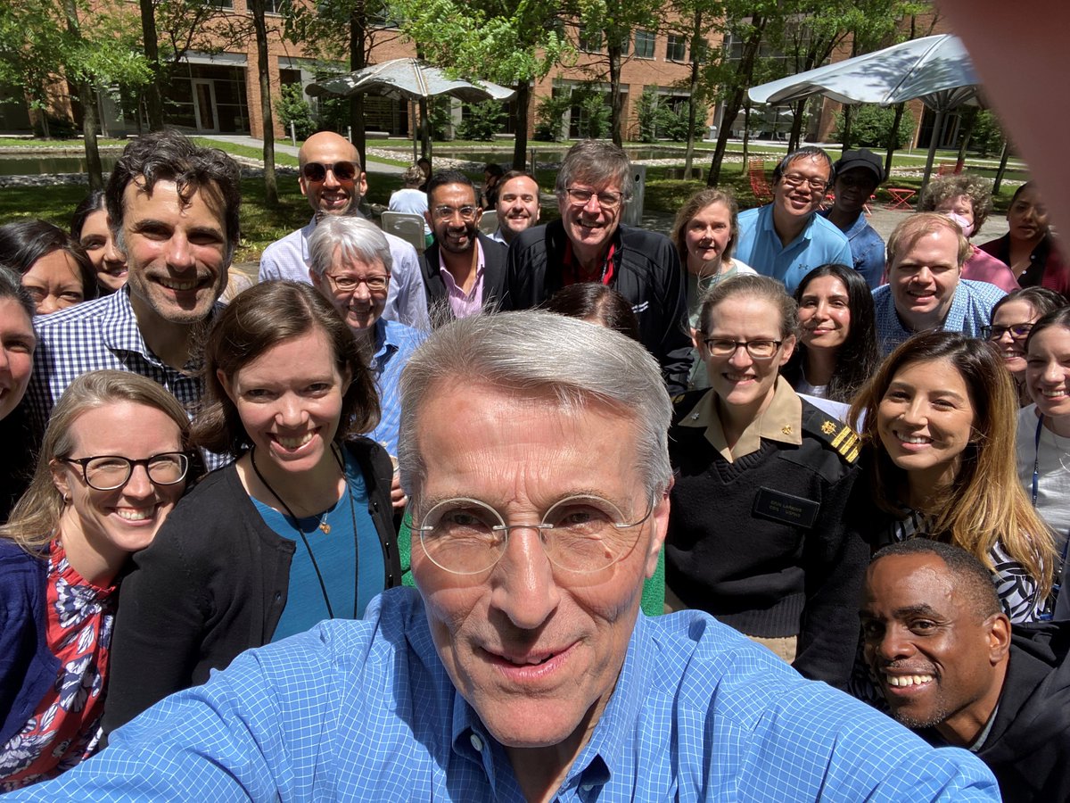 FDA Division of Oncology 2 took a break today to enjoy pizza and ice cream, good weather, and a @realrickpazdur selfie at FDA White Oak! @lobo_goulart @YunWhanOh @GautamMehtaMD @PazVellanki @perevisage @jeevanpmd @JustinMalinou About DO2: fda.gov/about-fda/cent… #OCECareers