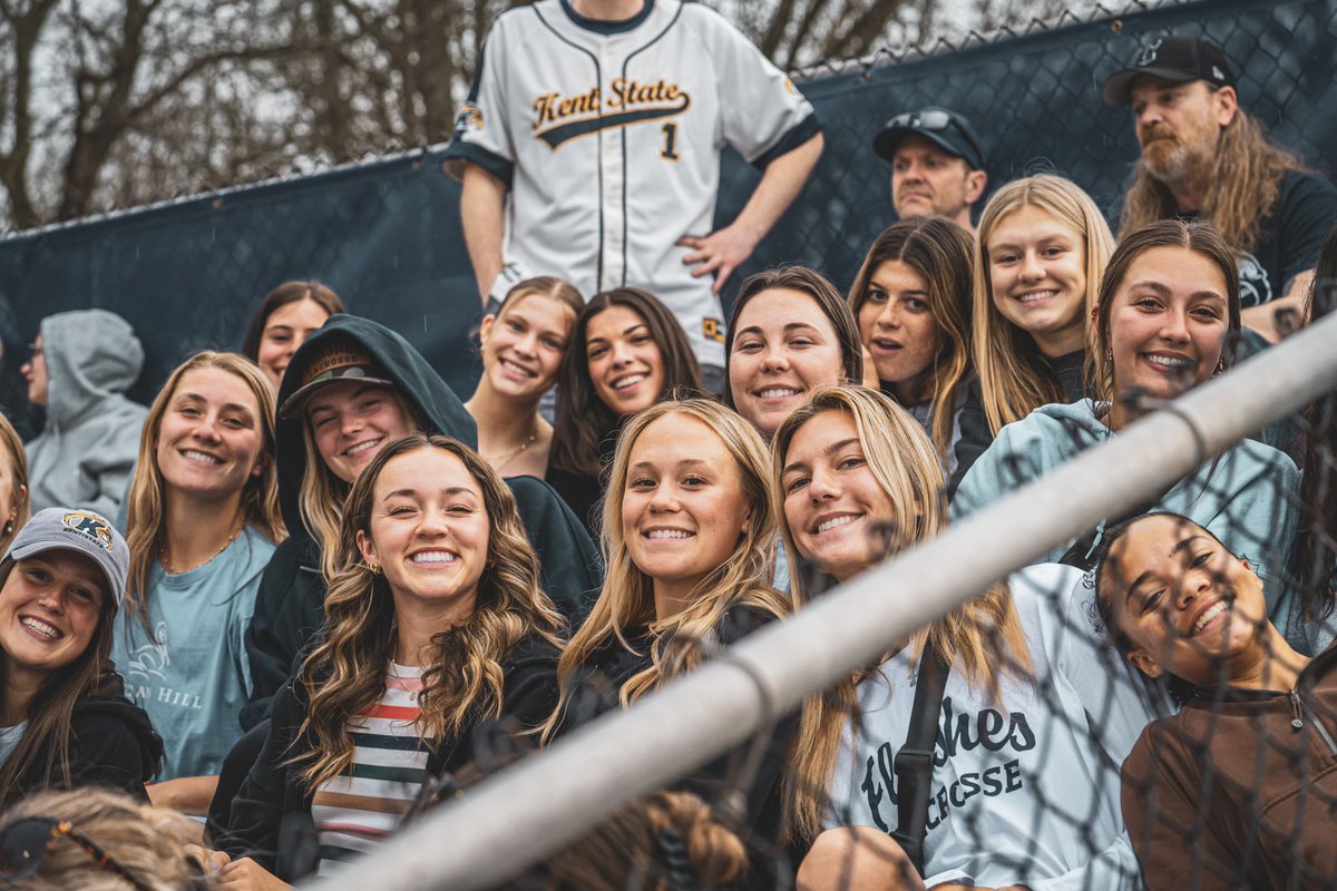 Flash fans 🚨 tonight is for you! Come support your @KentStBaseball at 6 PM and get some of that free gear you didn't get a chance to get earlier this season 😎 #GoFlashes⚡️