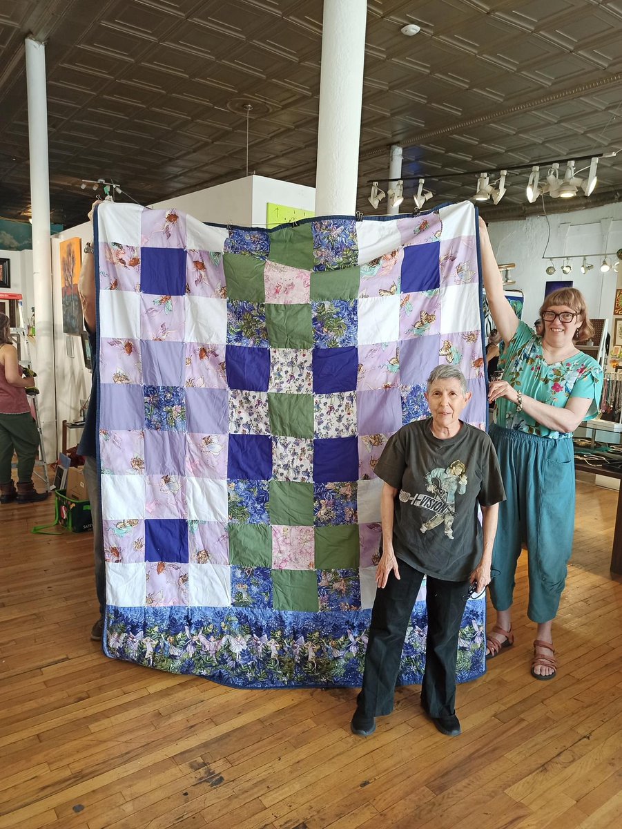 My first full-size quilt, up today at the Denver Art Society.

- Cheryl Kasson

#quilt #denverartist