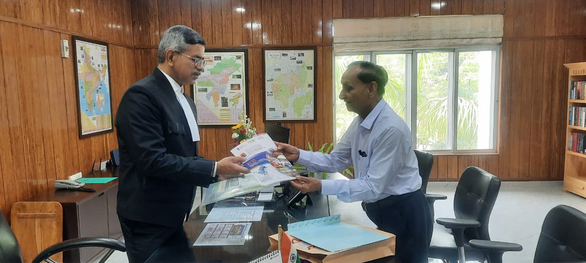 Dr. H. K. Pratihari, the Campus Director of NFSU Tripura Campus, paid a courtesy visit to the Chief Justice of the High Court of Tripura, Shri Aparesh Kumar Singh to engage in discussions concerning various facets of law and order within the state.
#NFSUTC #NFSU #forensics