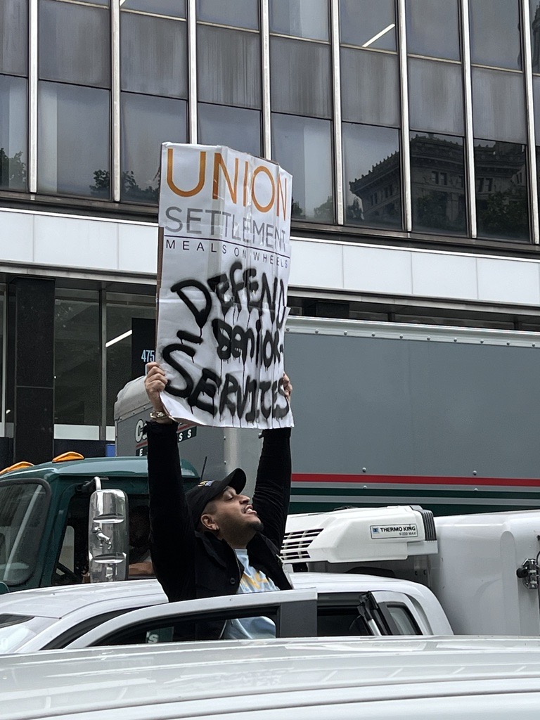 Standing in community with advocates at @LiveOnNY’s Aging Advocacy Day!
 
From home-delivered meals to case management, older adult services are essential and must be adequately funded. #AdvocateforAgingNYC