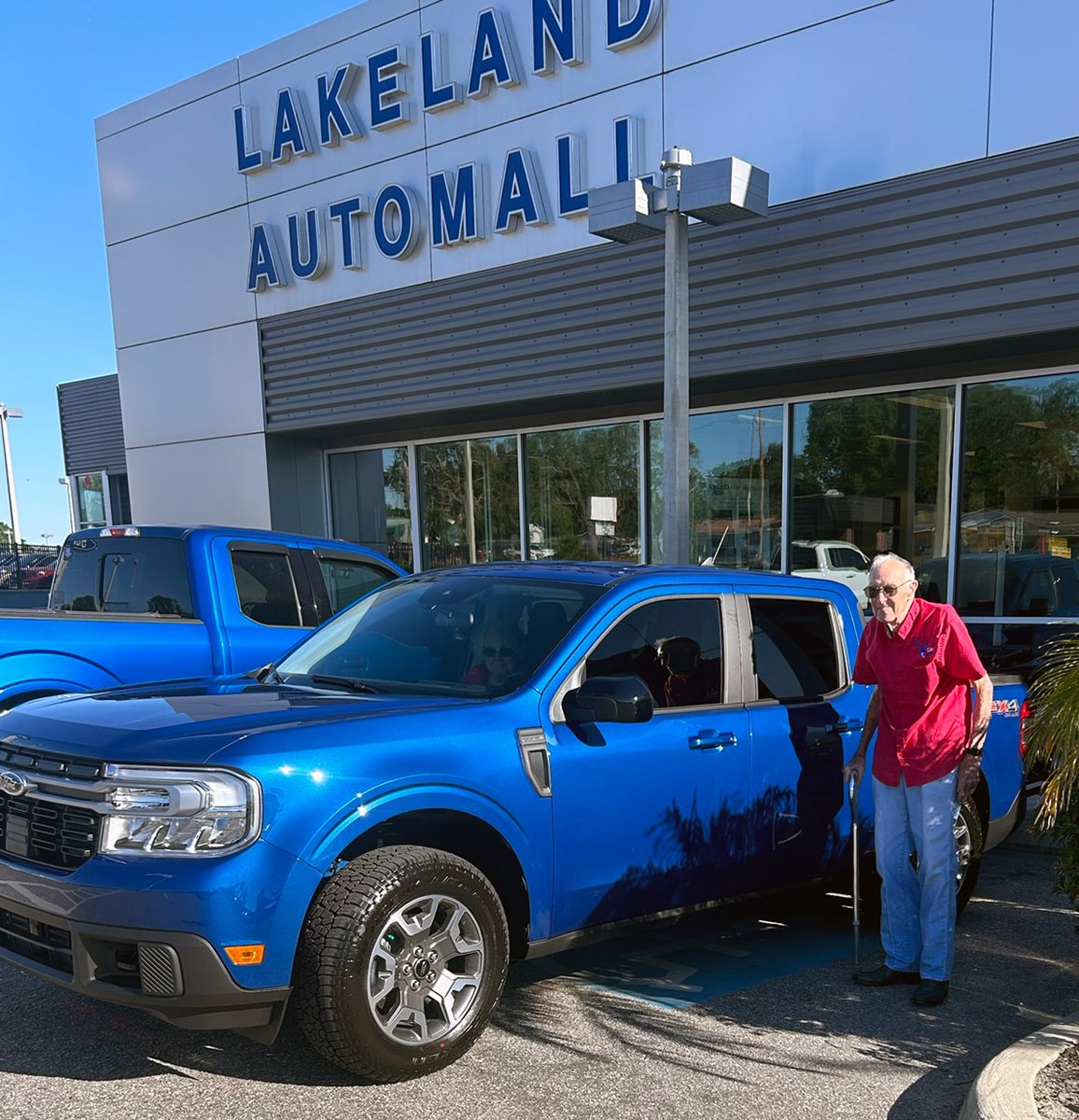 The #2024Maverick is a popular #NewTruck at #LakelandFord & when Patrick Mahanna decided it was time to #Upgrade, salesperson #TreyPeterson made sure buying was #Fast, #Fun & #Easy with #GreatService & a #GreatDeal. #Congratulatiosn Patrick & #ThankYou. We're here for you! #Ford