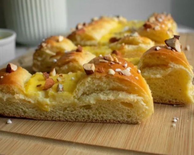 Cremestang - Vanilla Cream Danish Pastry 😋 #recipe skandibaking.com/cremestang-van…