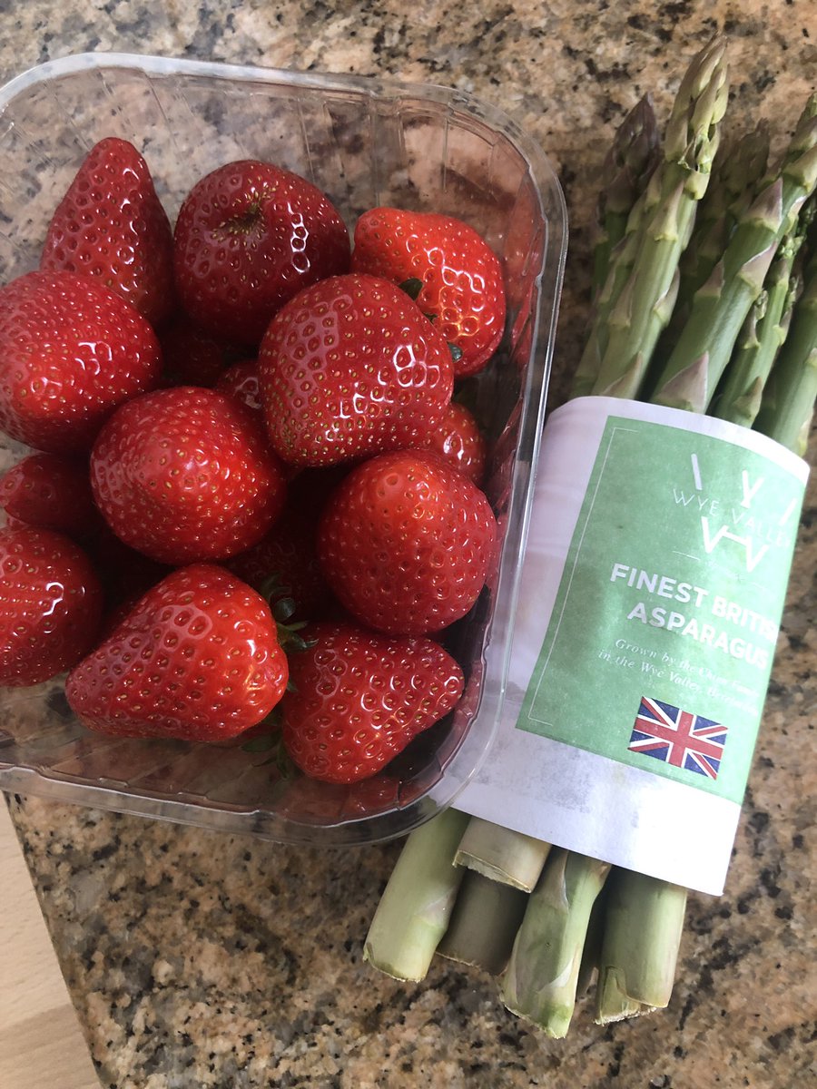 There was an incredible display of premium fruit and veg and plants in cirencester today.  These are Cheddar strawberries (always the best I think). If you could smell them…incredible. Nothing like the tasteless rubbish in the supermarkets.  And Wye Valley Asparagus.  😋